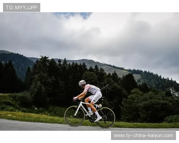 自行车赛断链瞬间逆境反超成热议事件